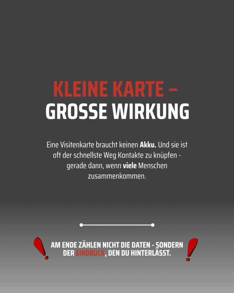 Textgrafik mit der Überschrift "Kleine Karte - Große Wirkung" in Rot und Weiß. Darunter wird die Wirkung von Visitenkarten erörtert und betont, dass der Eindruck, den sie hinterlassen, wichtiger ist als die Daten. Rote Ausrufezeichen zieren die Ecken.