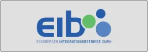 Logo der Ecksberger Integrationsbetriebe GmbH mit der blauen Abkürzung „eib“ und grünen und blauen Kreisen darüber. Der vollständige Firmenname steht darunter in blauen Großbuchstaben.